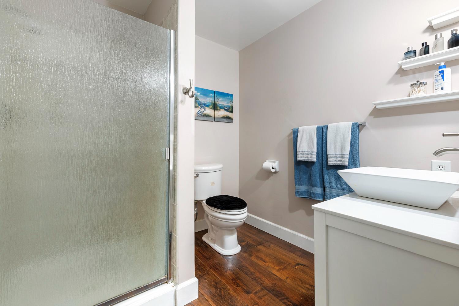 30 W Swift Ave, Clovis, CA 93612