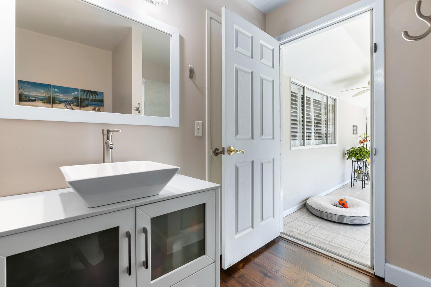 30 W Swift Ave, Clovis, CA 93612