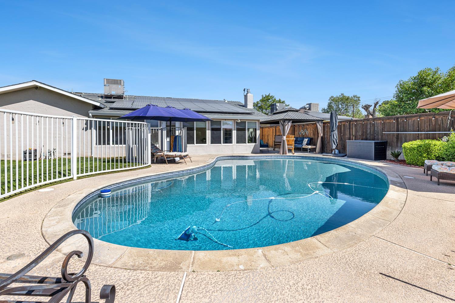 30 W Swift Ave, Clovis, CA 93612