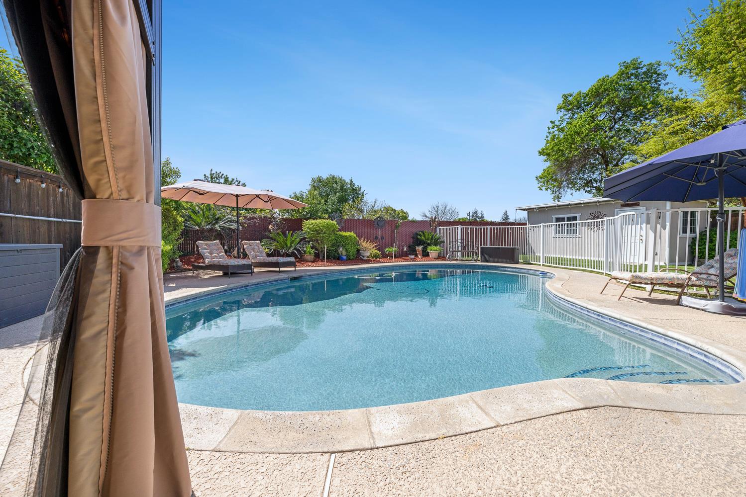 30 W Swift Ave, Clovis, CA 93612