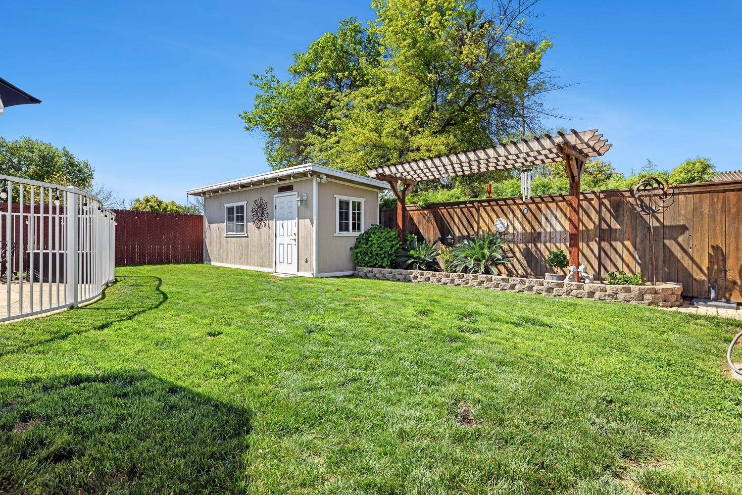 30 W Swift Ave, Clovis, CA 93612