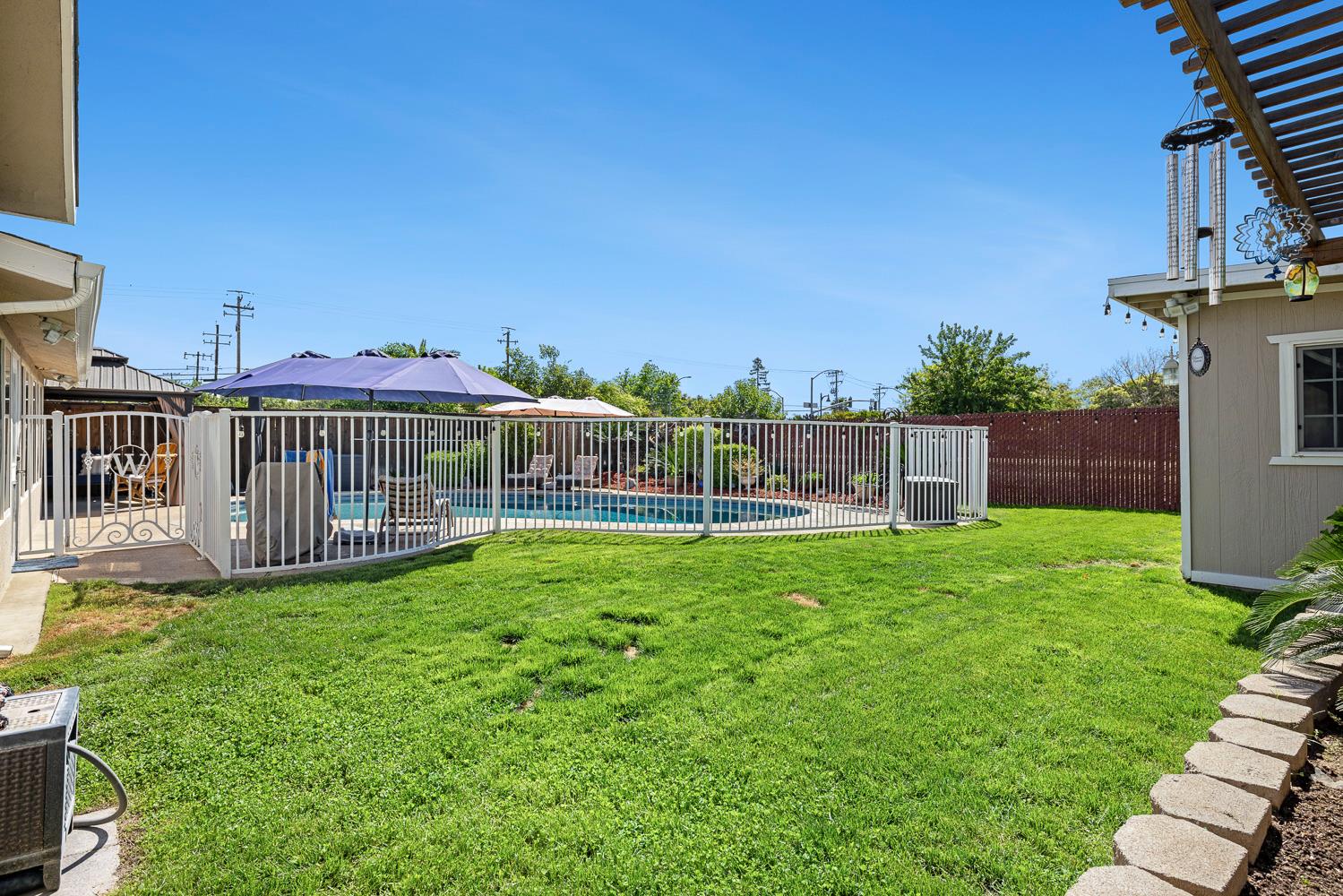 30 W Swift Ave, Clovis, CA 93612