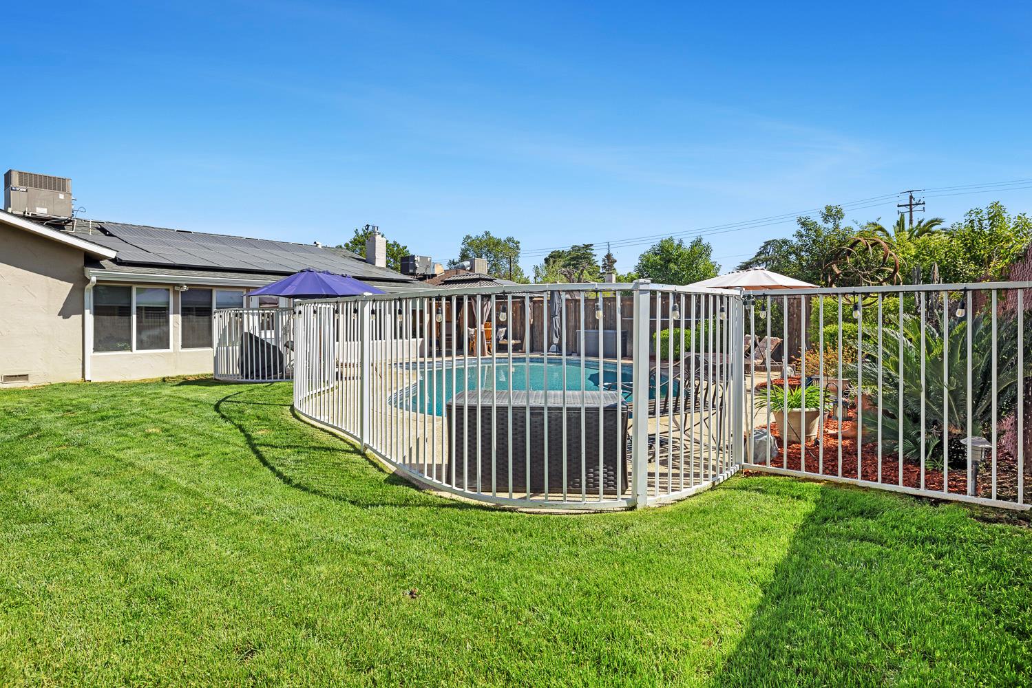 30 W Swift Ave, Clovis, CA 93612