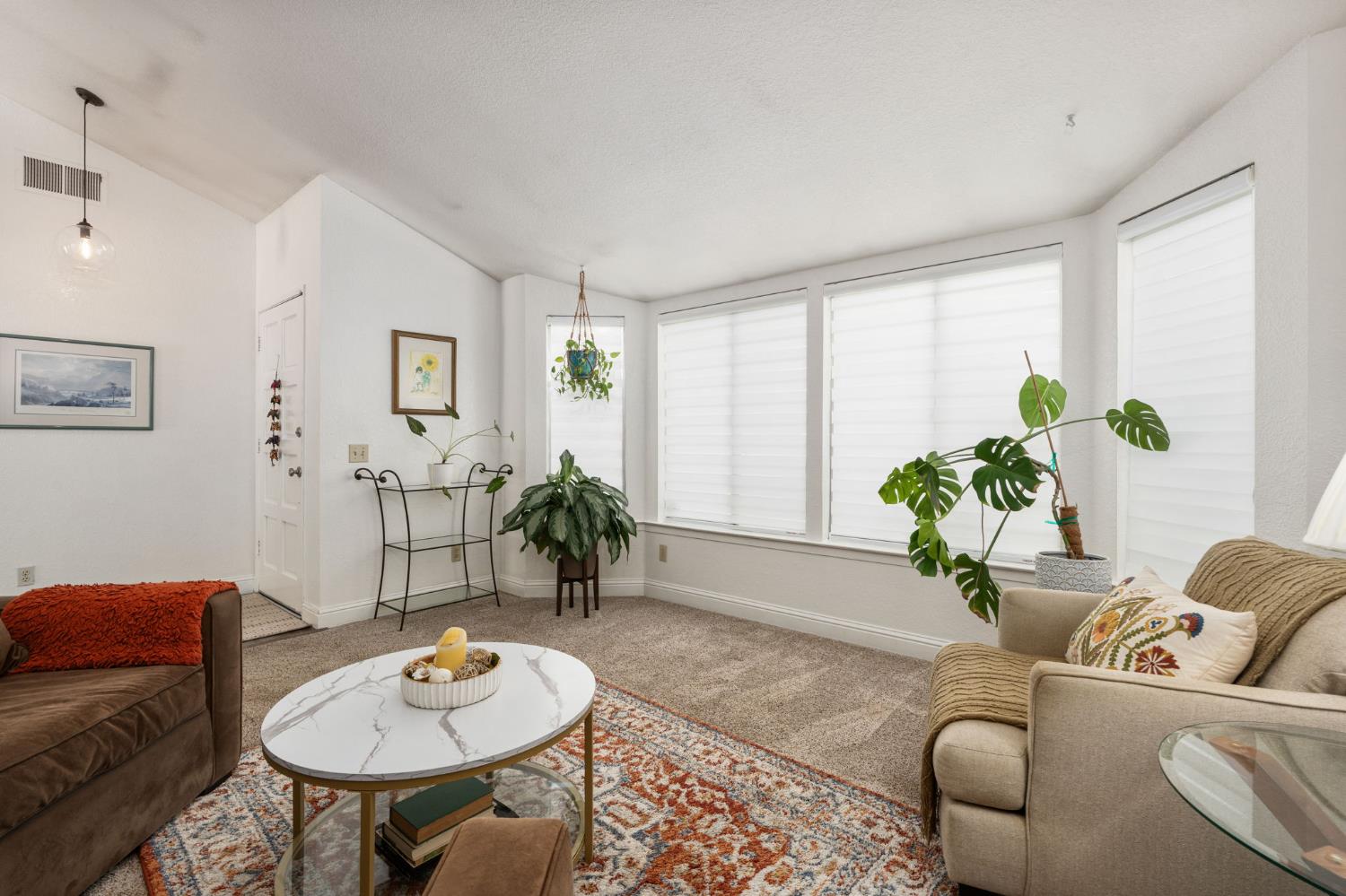 5201 W Griffith Way, Fresno, CA 93722