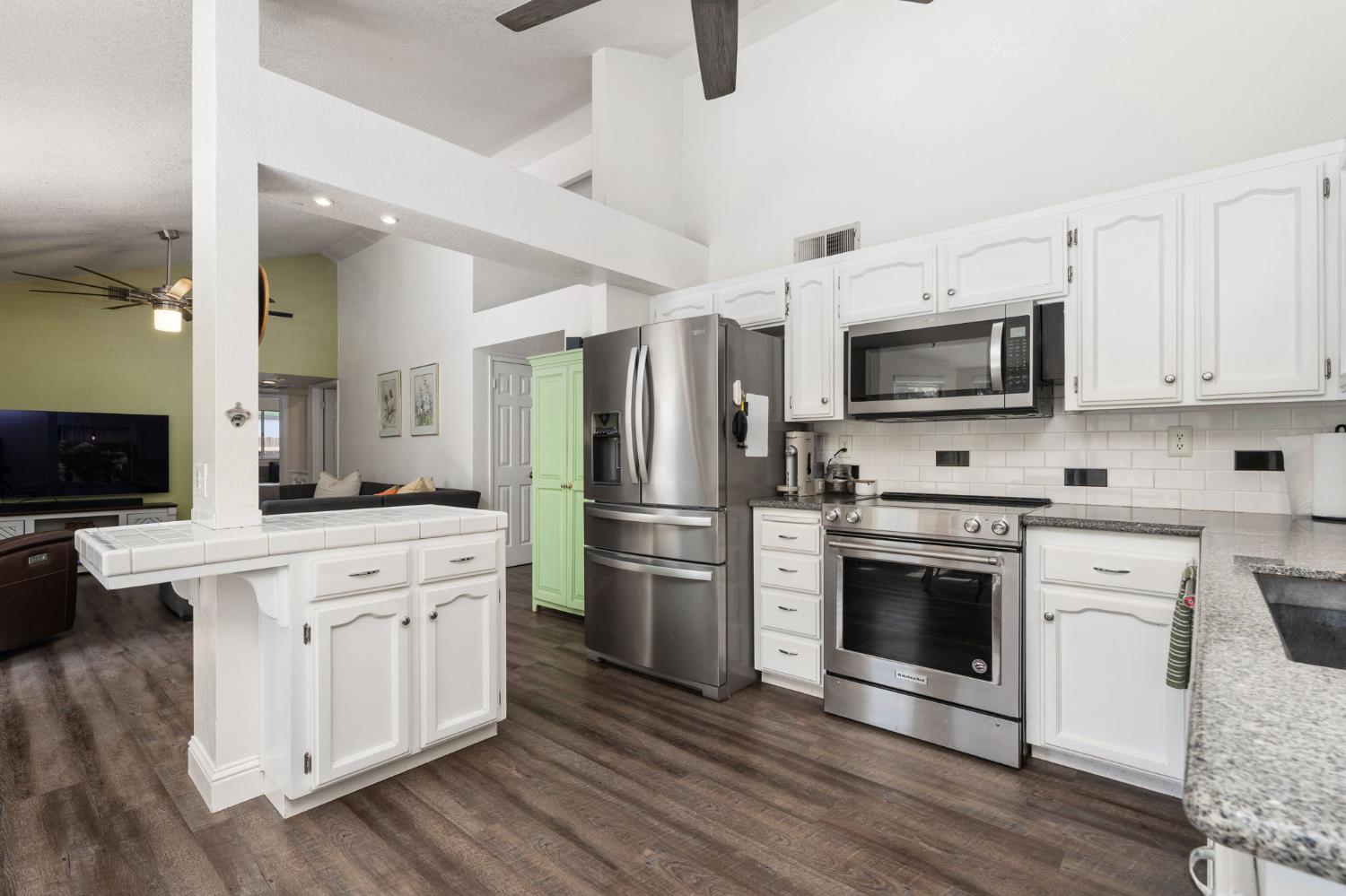 5201 W Griffith Way, Fresno, CA 93722