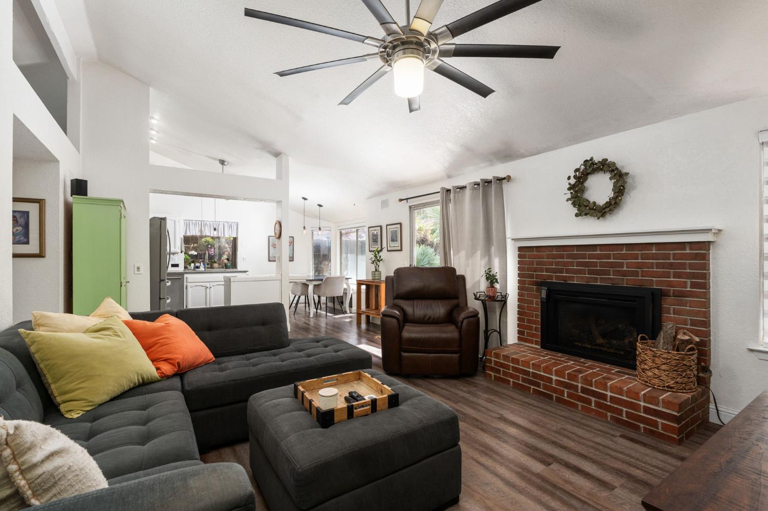 5201 W Griffith Way, Fresno, CA 93722