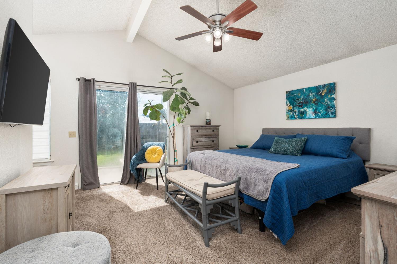 5201 W Griffith Way, Fresno, CA 93722