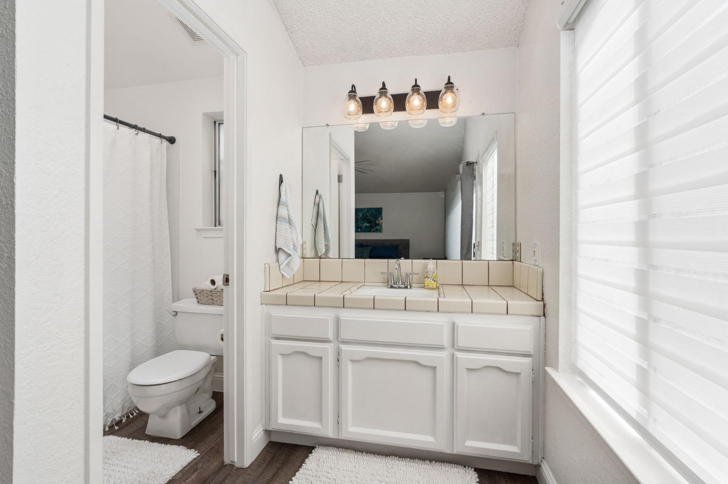 5201 W Griffith Way, Fresno, CA 93722