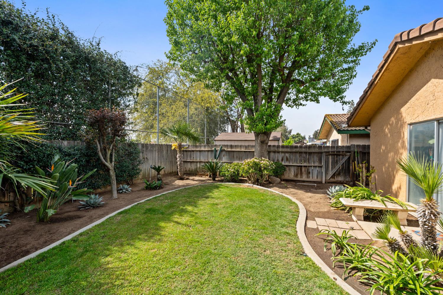 5201 W Griffith Way, Fresno, CA 93722