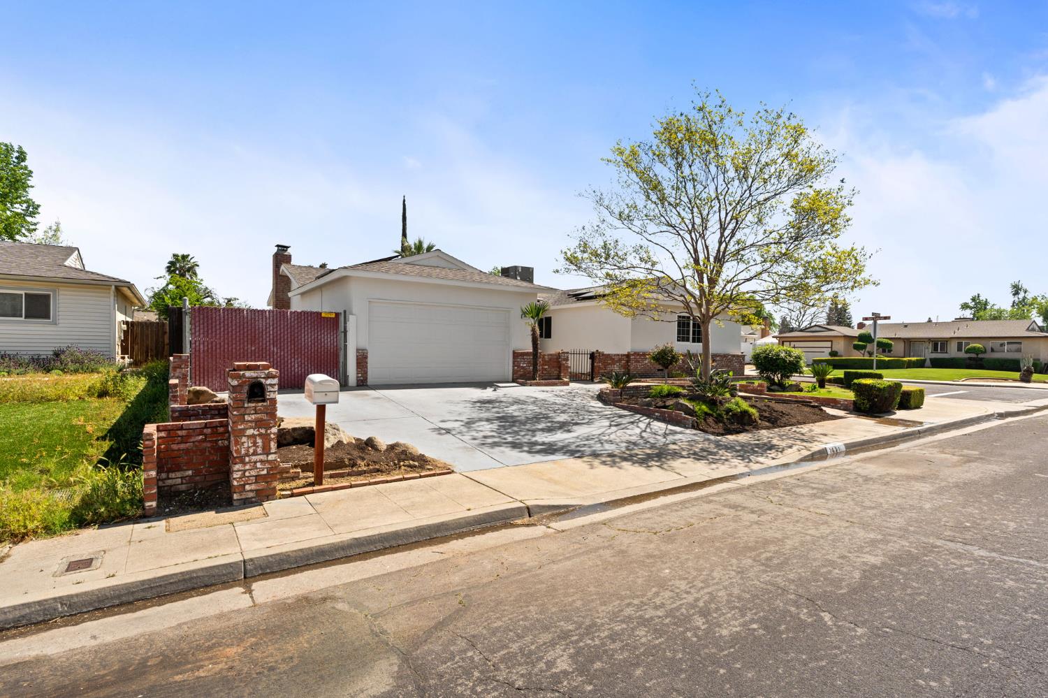 2627 Stanford Ave, Clovis, CA 93611