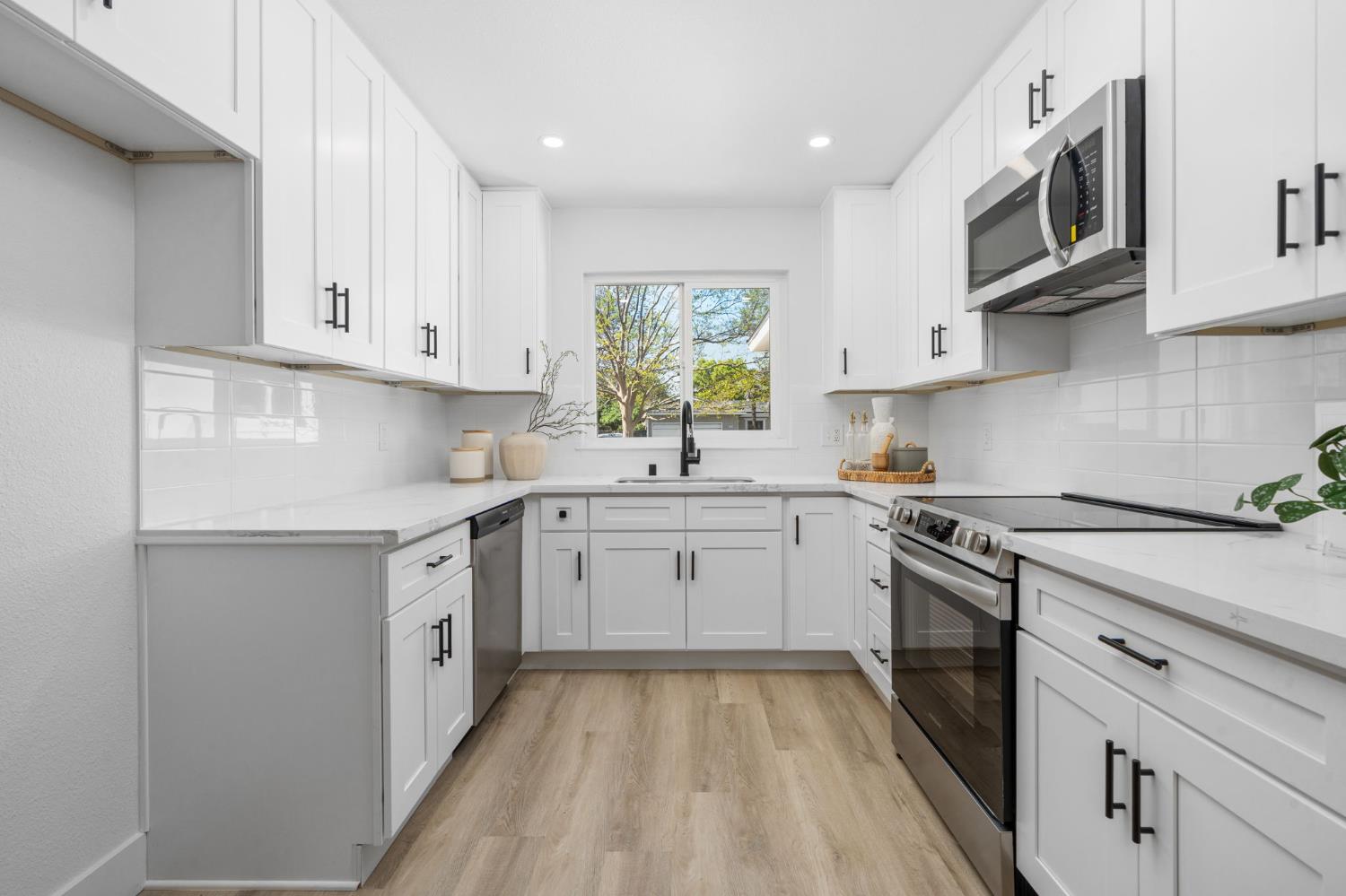 2627 Stanford Ave, Clovis, CA 93611