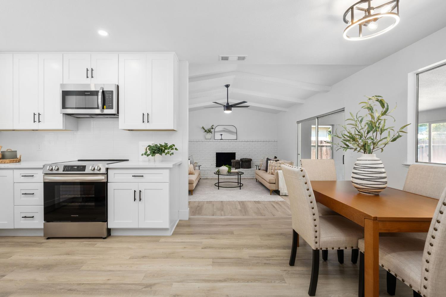 2627 Stanford Ave, Clovis, CA 93611