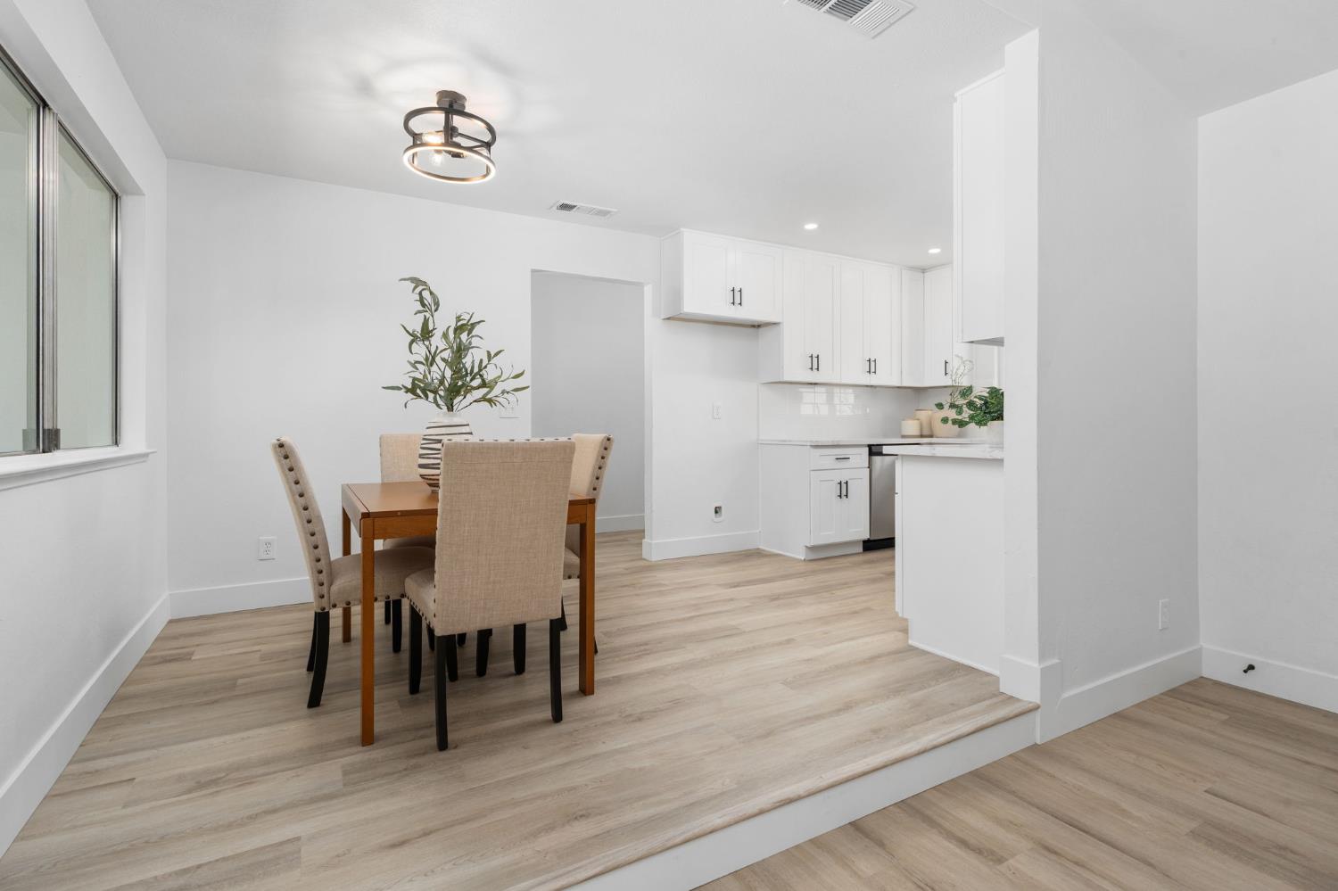 2627 Stanford Ave, Clovis, CA 93611