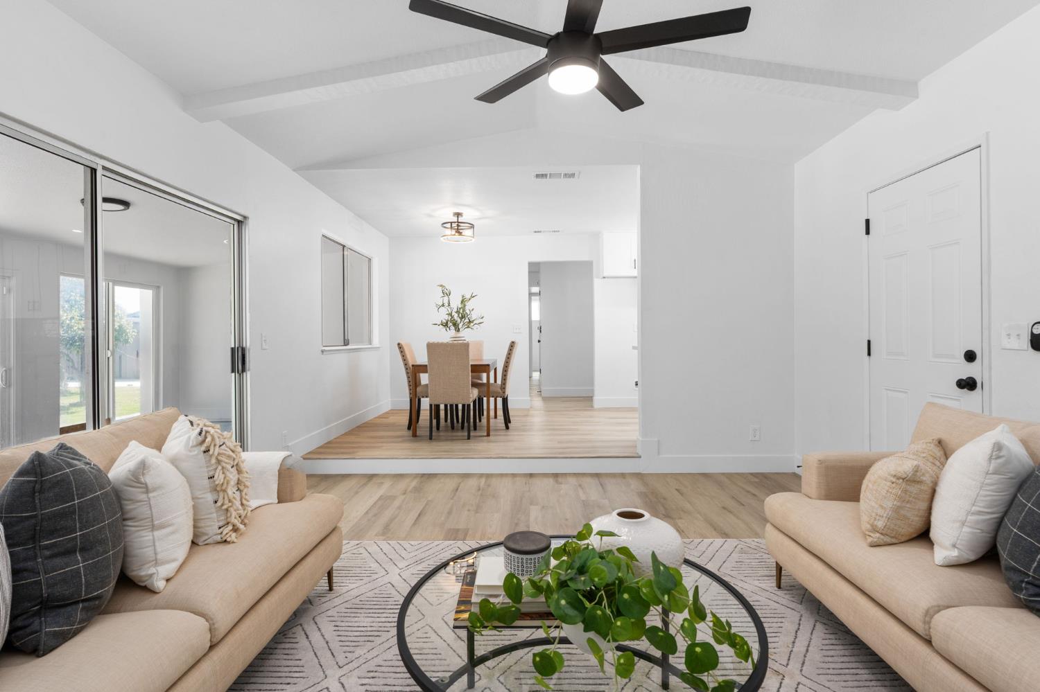 2627 Stanford Ave, Clovis, CA 93611