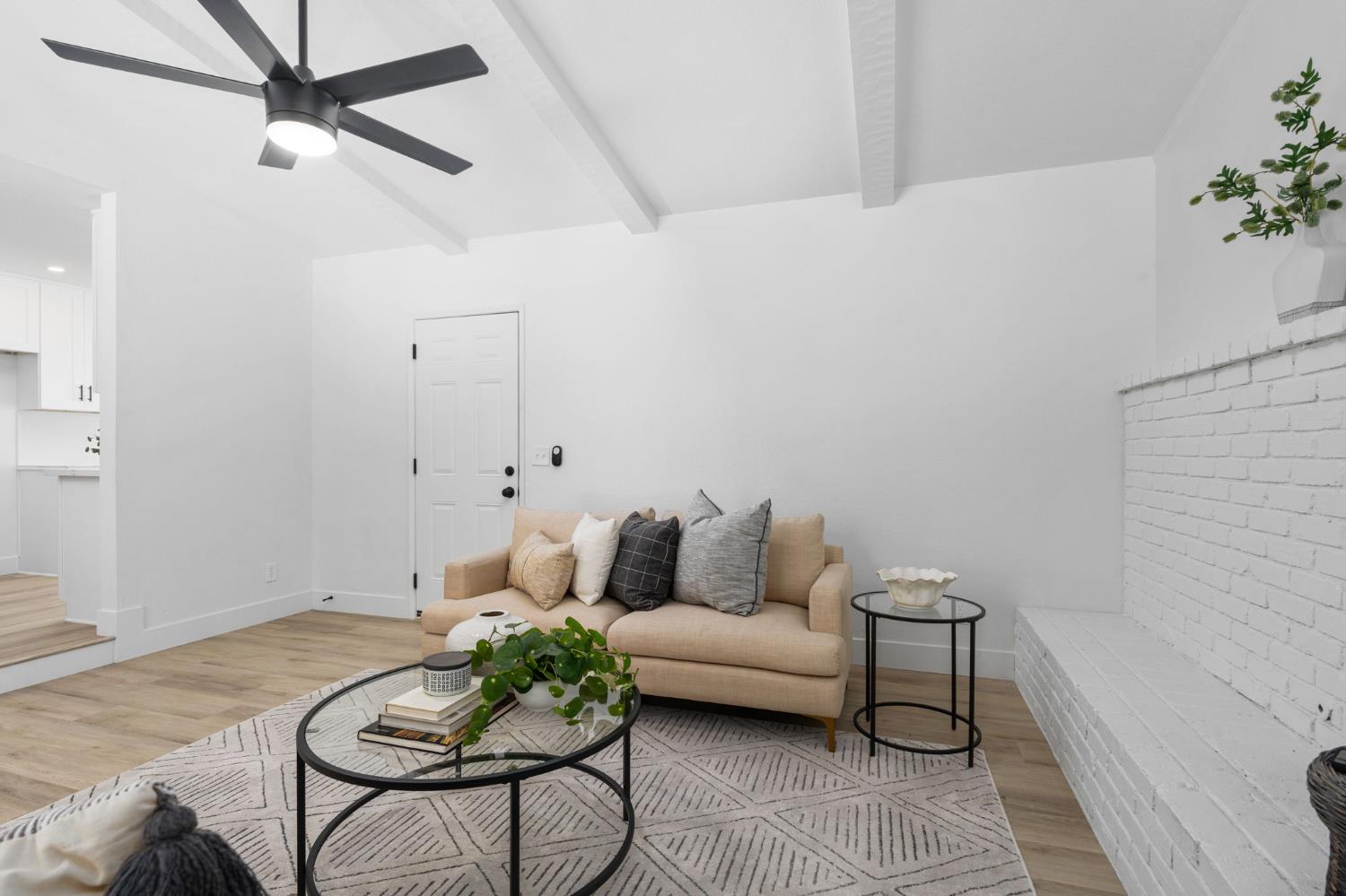 2627 Stanford Ave, Clovis, CA 93611