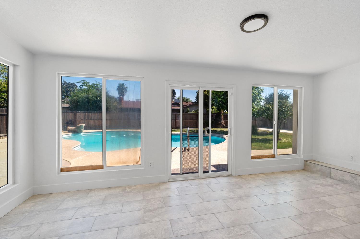 2627 Stanford Ave, Clovis, CA 93611