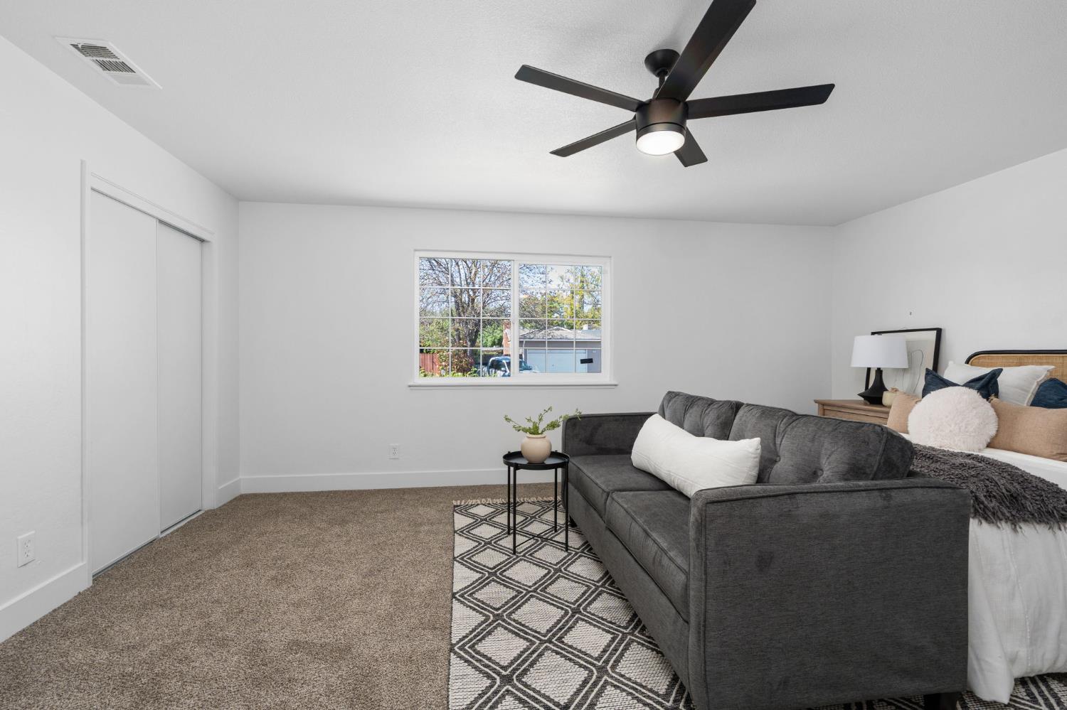 2627 Stanford Ave, Clovis, CA 93611