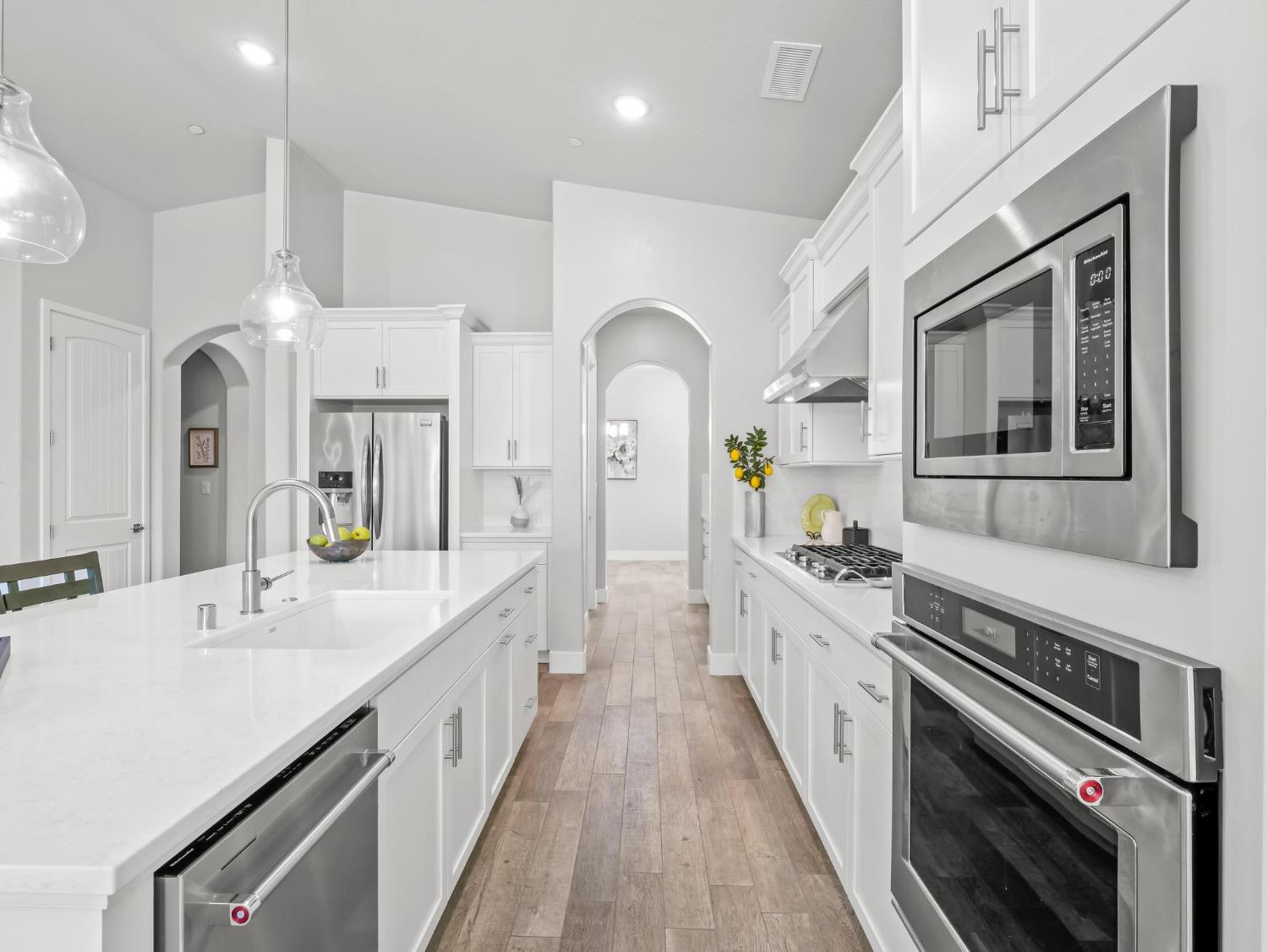 1734 N Park Ave, Clovis, CA 93619