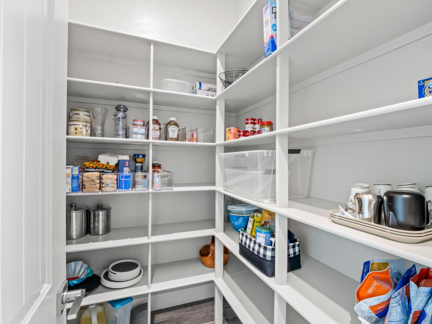 1734 N Park Ave, Clovis, CA 93619