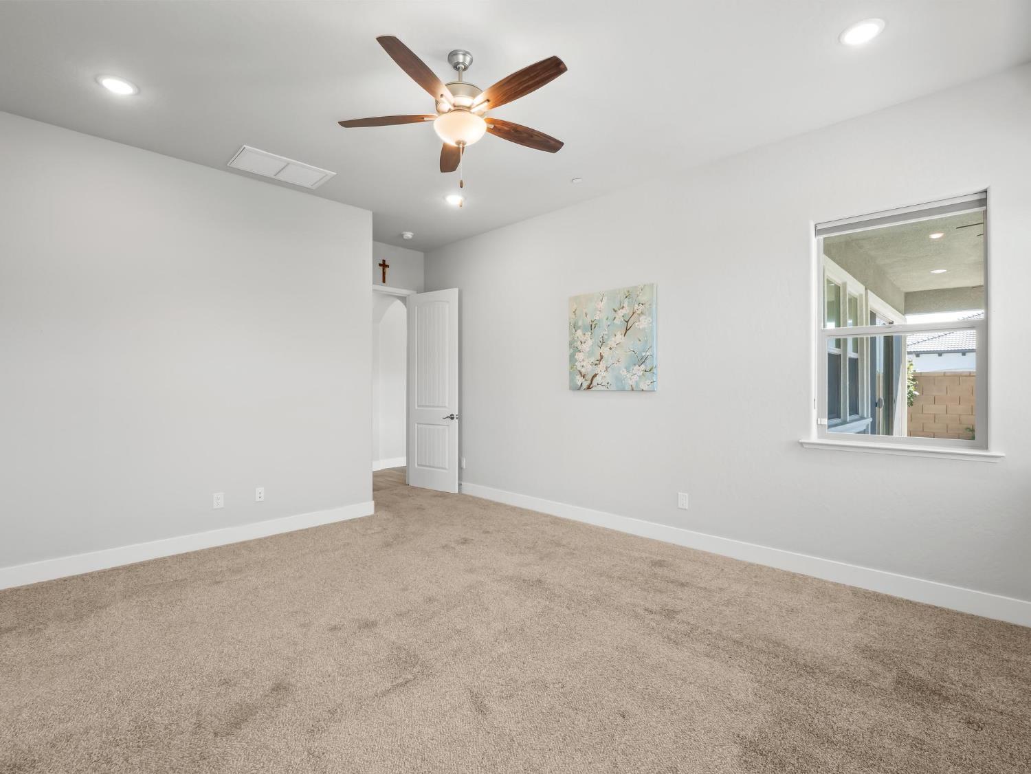 1734 N Park Ave, Clovis, CA 93619