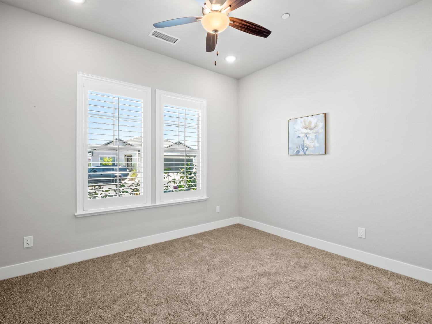 1734 N Park Ave, Clovis, CA 93619