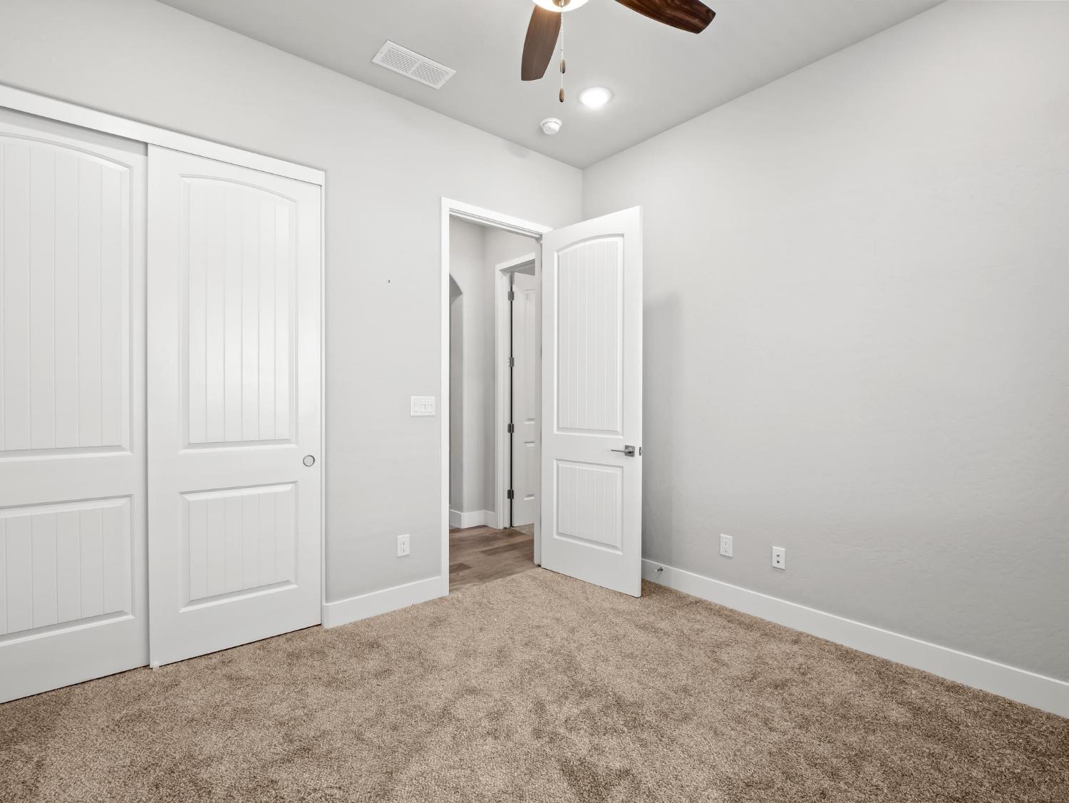 1734 N Park Ave, Clovis, CA 93619