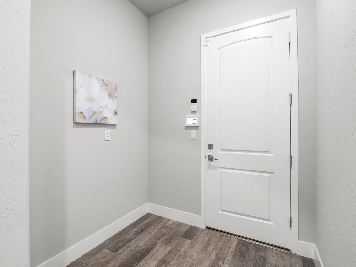 1734 N Park Ave, Clovis, CA 93619