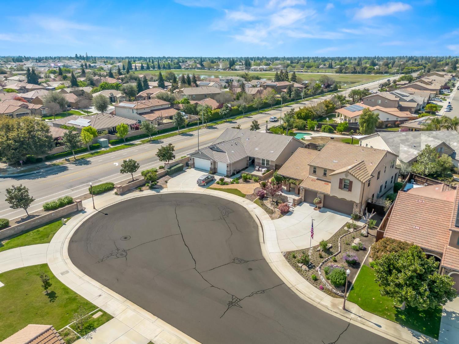 1178 Blackwood Ave, Clovis, CA 93619