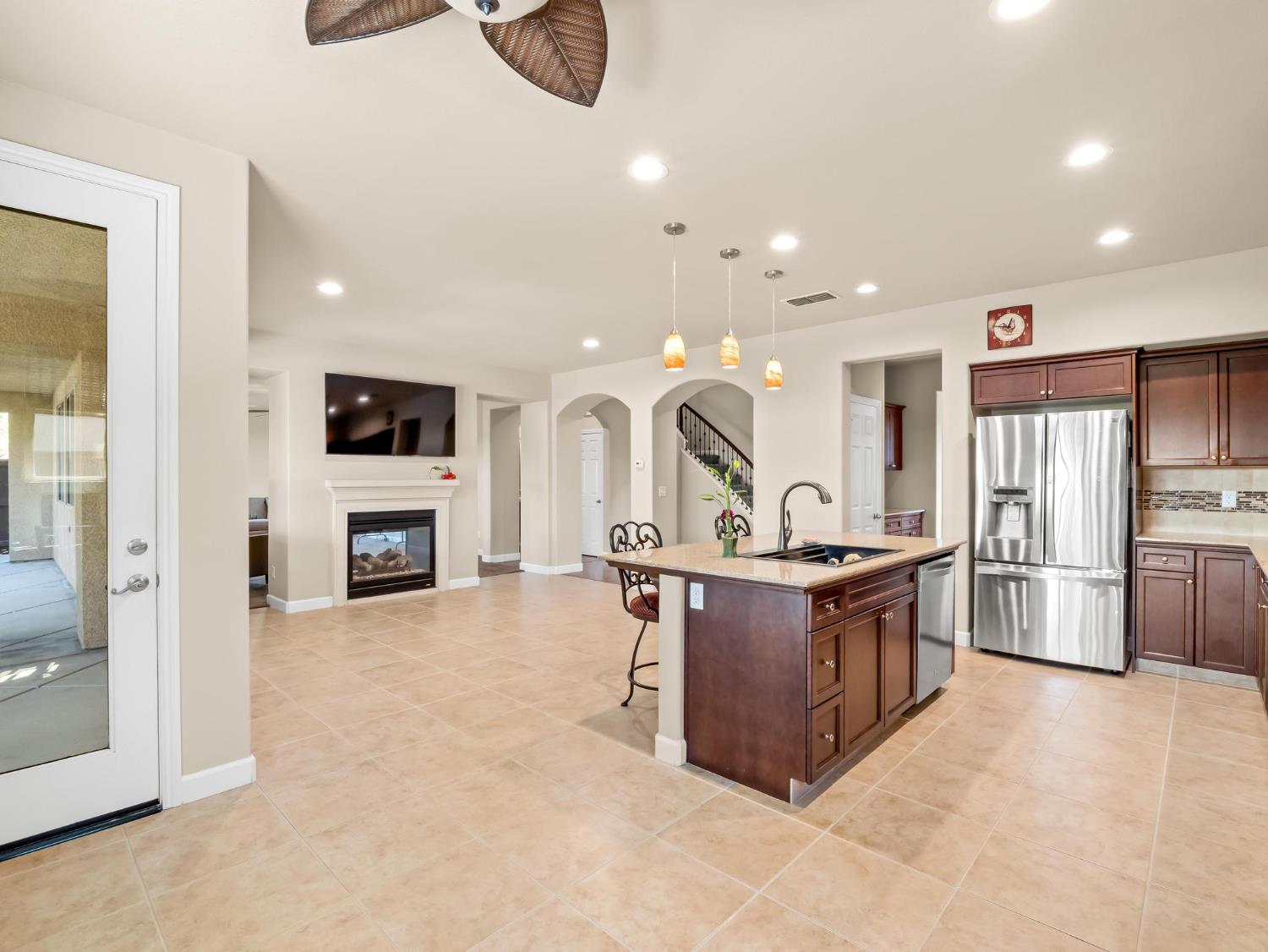 1178 Blackwood Ave, Clovis, CA 93619