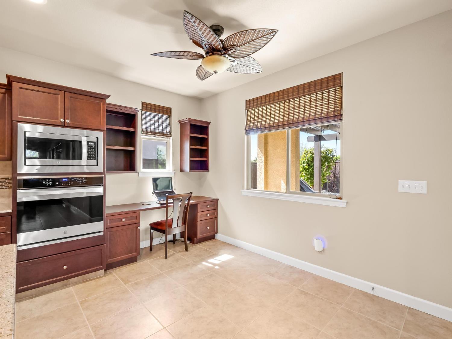 1178 Blackwood Ave, Clovis, CA 93619