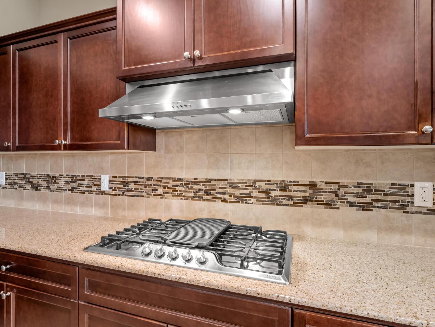 1178 Blackwood Ave, Clovis, CA 93619