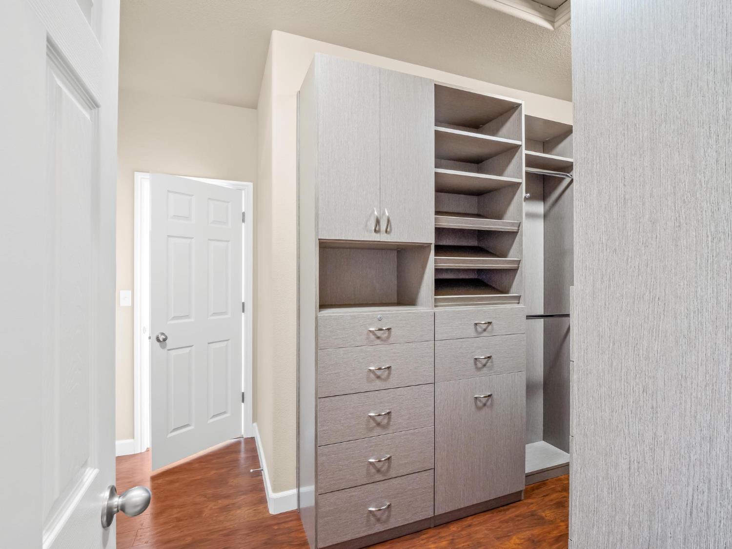 1178 Blackwood Ave, Clovis, CA 93619