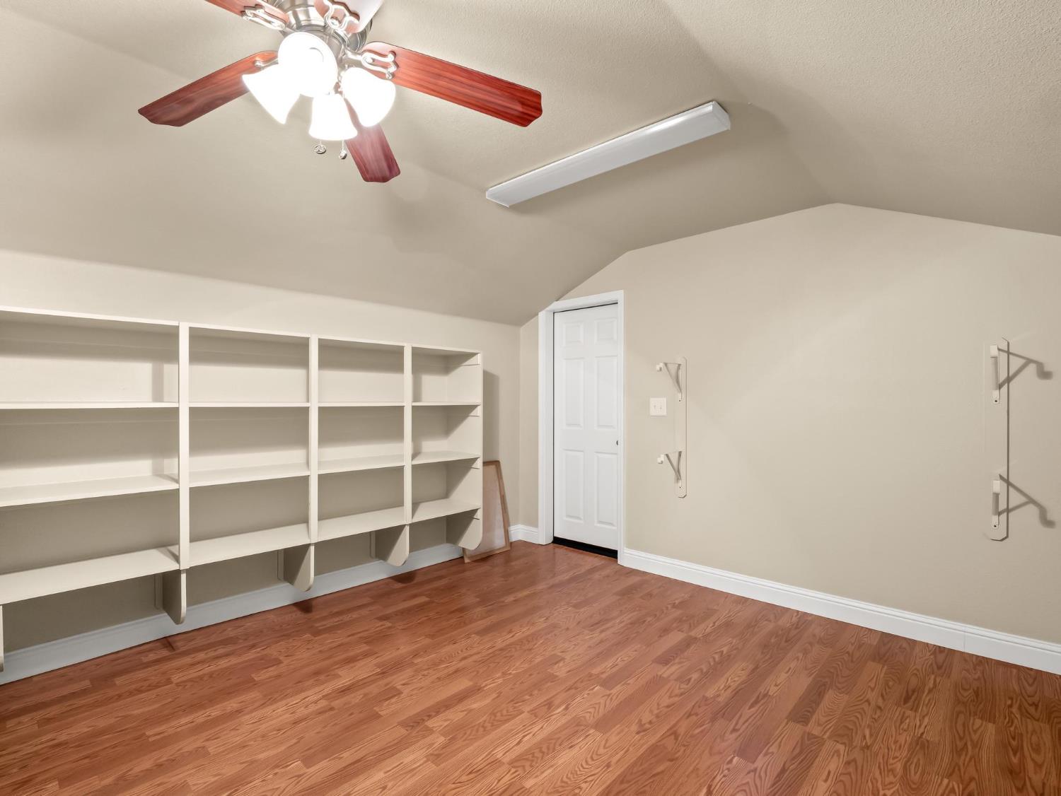 1178 Blackwood Ave, Clovis, CA 93619