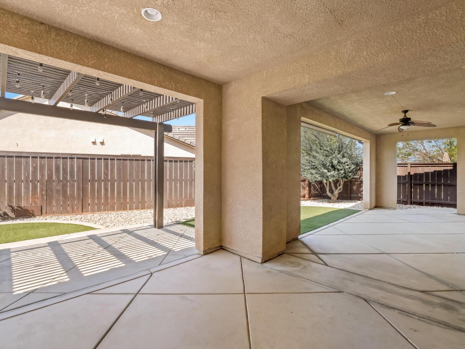 1178 Blackwood Ave, Clovis, CA 93619