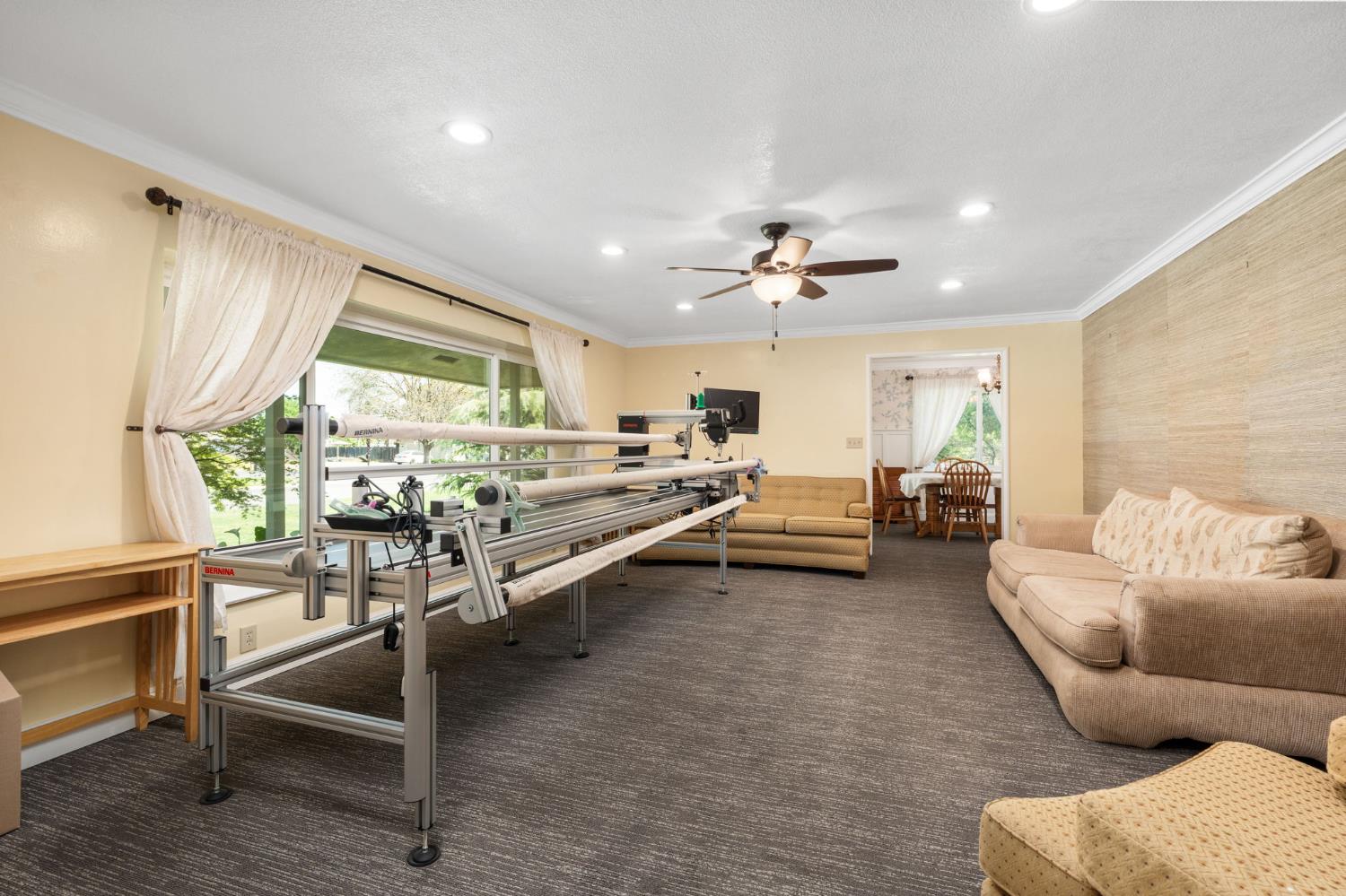 5890 E Dwight Way, Fresno, CA 93727