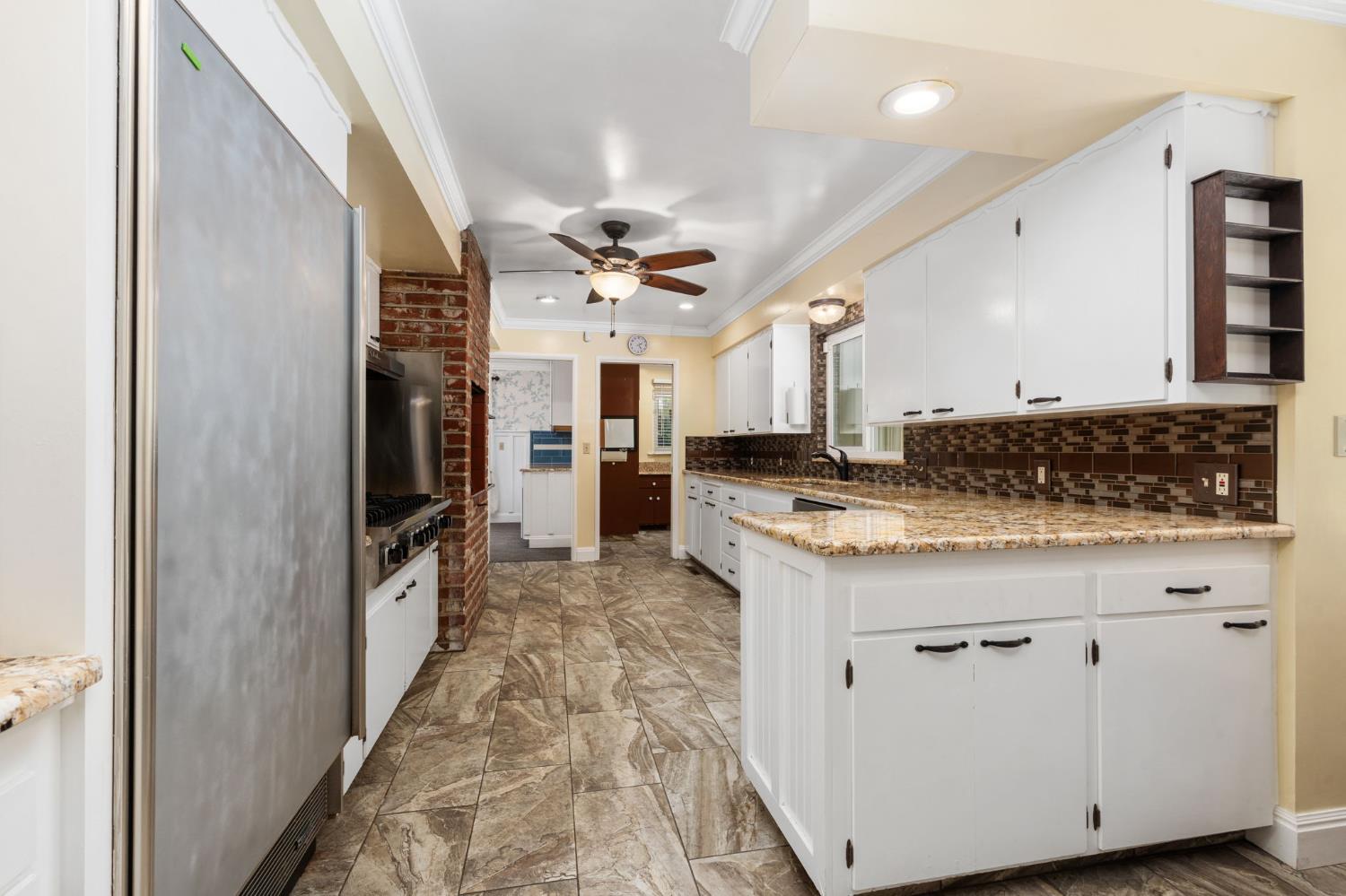 5890 E Dwight Way, Fresno, CA 93727