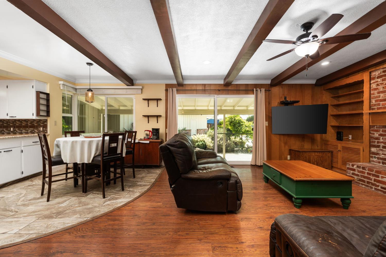 5890 E Dwight Way, Fresno, CA 93727