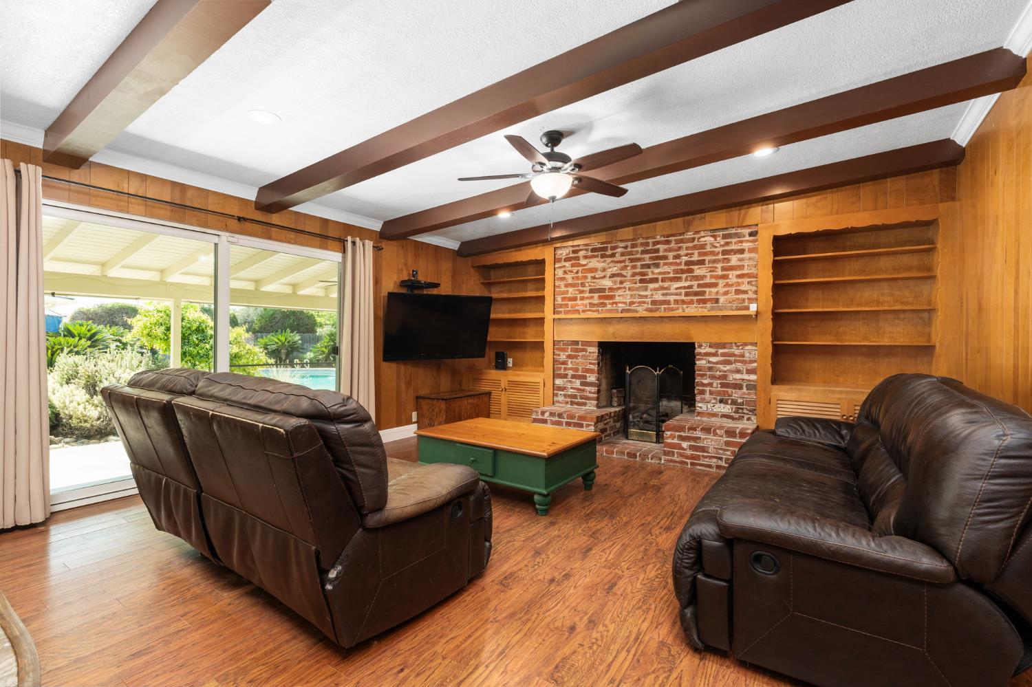 5890 E Dwight Way, Fresno, CA 93727