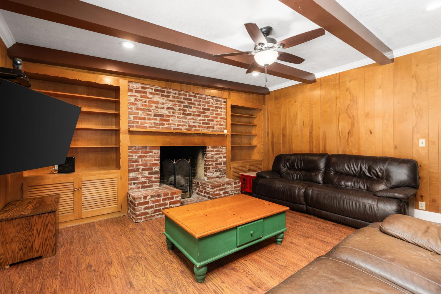 5890 E Dwight Way, Fresno, CA 93727