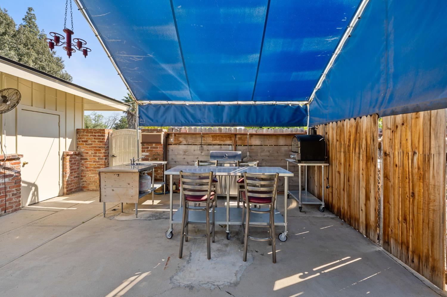 5890 E Dwight Way, Fresno, CA 93727