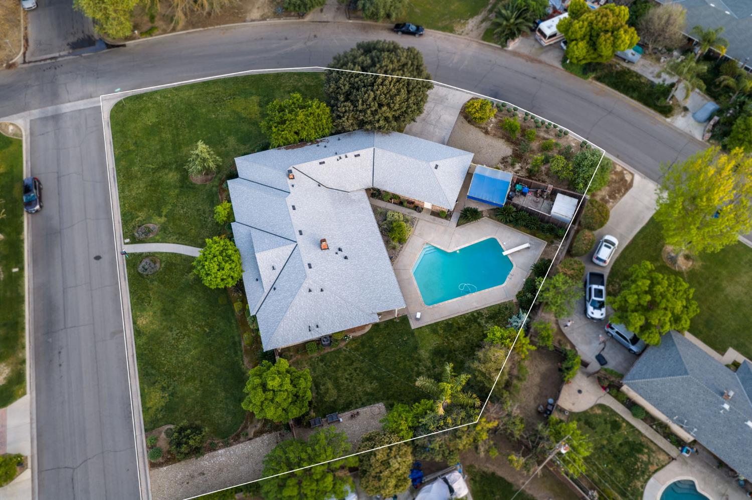 5890 E Dwight Way, Fresno, CA 93727