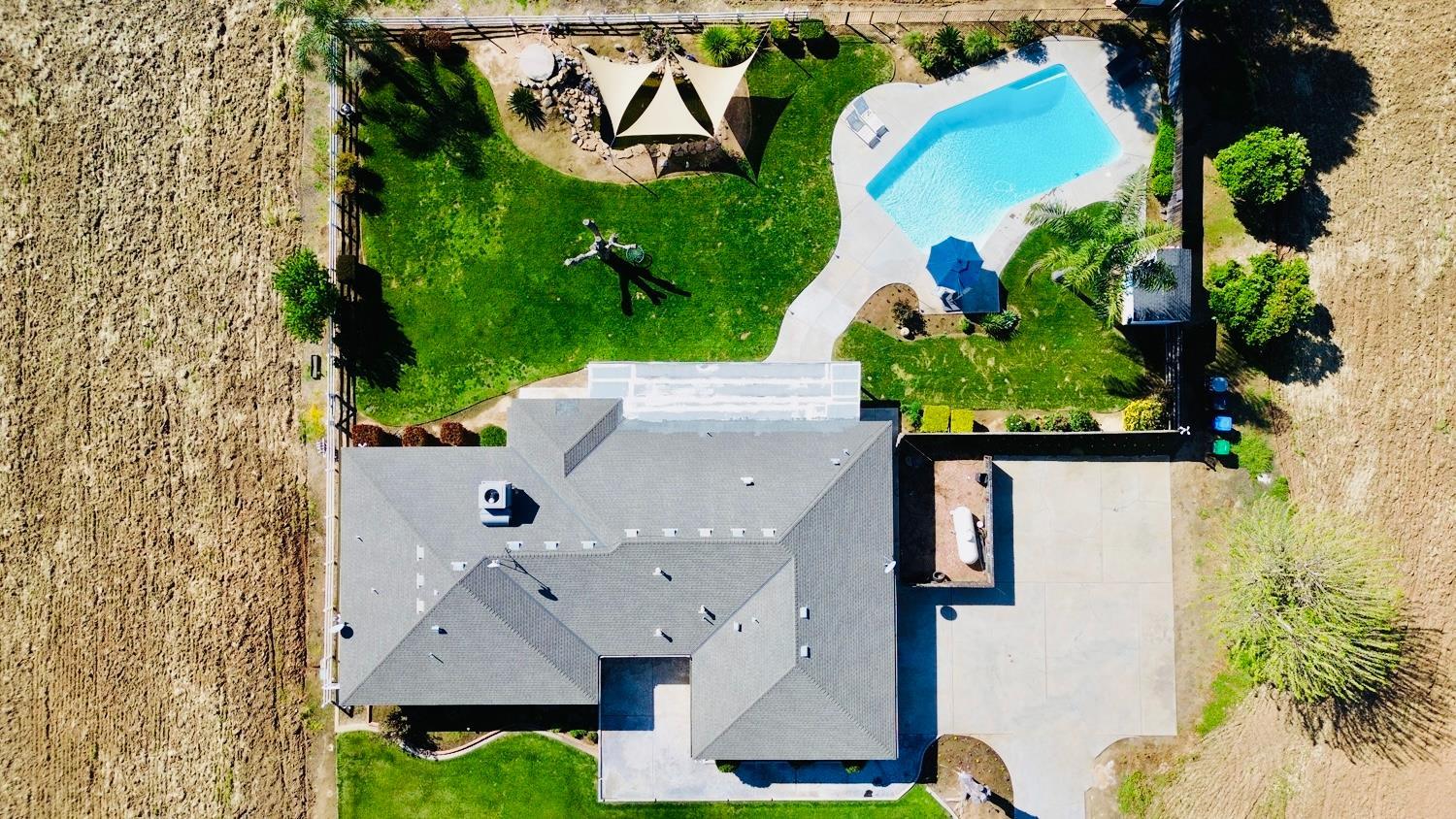 8099 E Nees Ave, Clovis, CA 93619