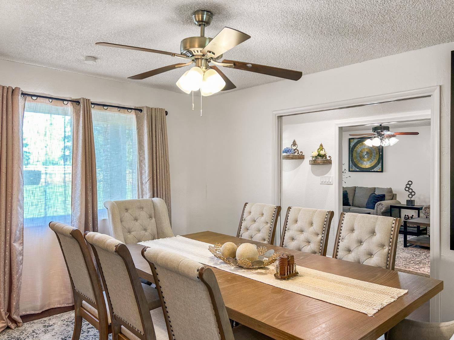 8099 E Nees Ave, Clovis, CA 93619