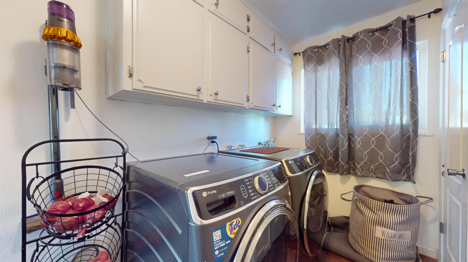 8099 E Nees Ave, Clovis, CA 93619