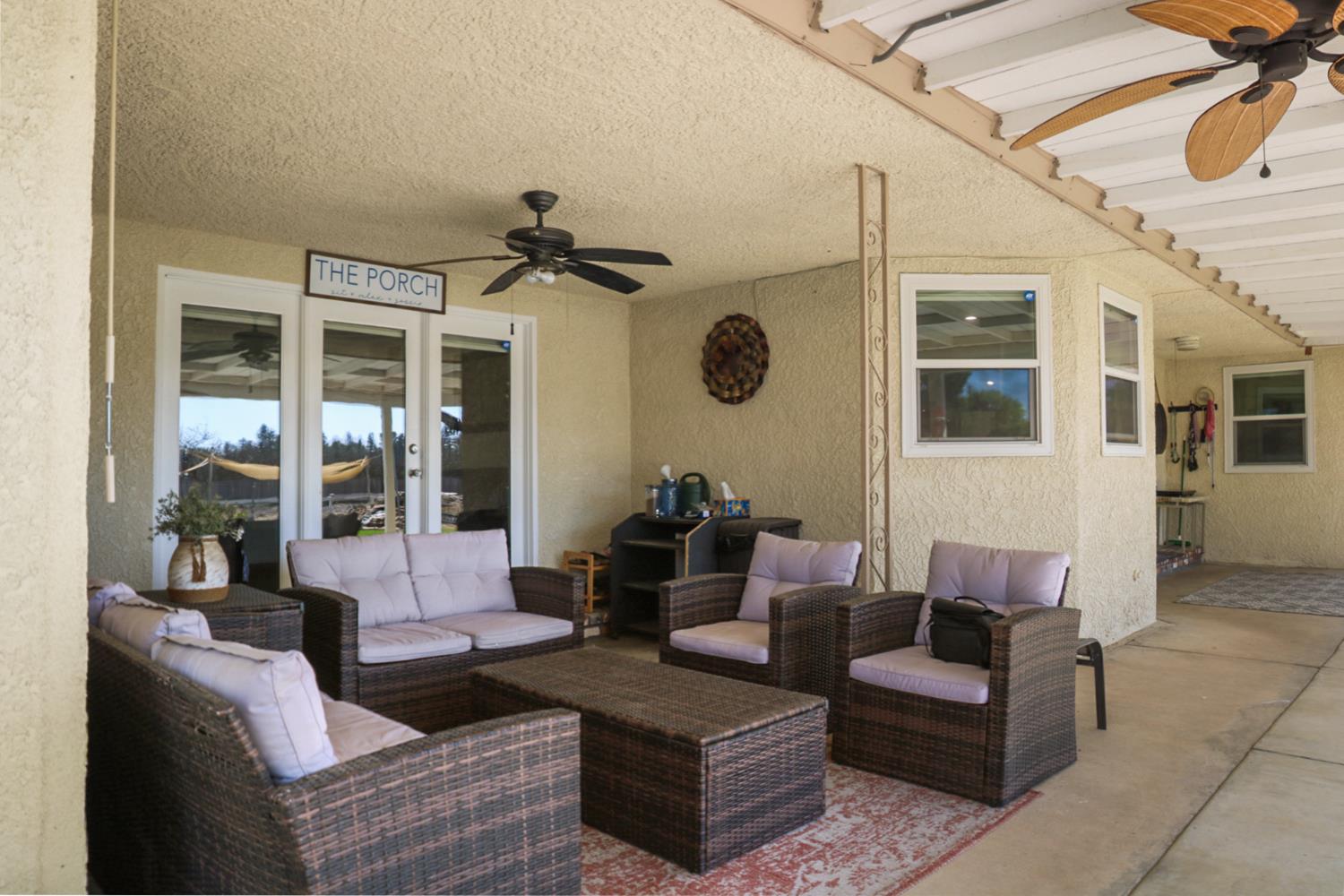 8099 E Nees Ave, Clovis, CA 93619