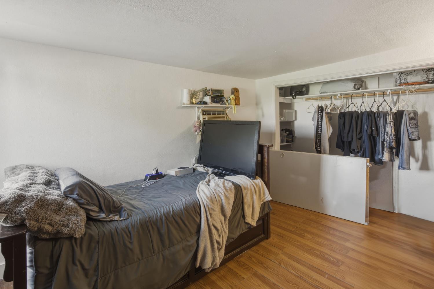 2330 Meadowbrook Ave, Merced, CA 95348