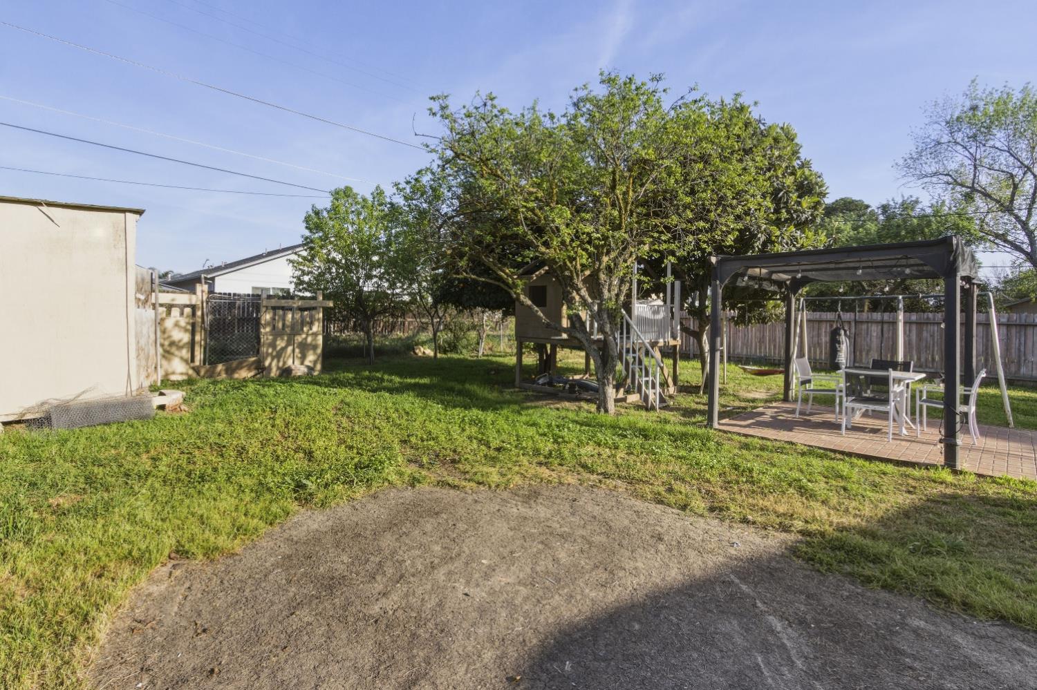 2330 Meadowbrook Ave, Merced, CA 95348