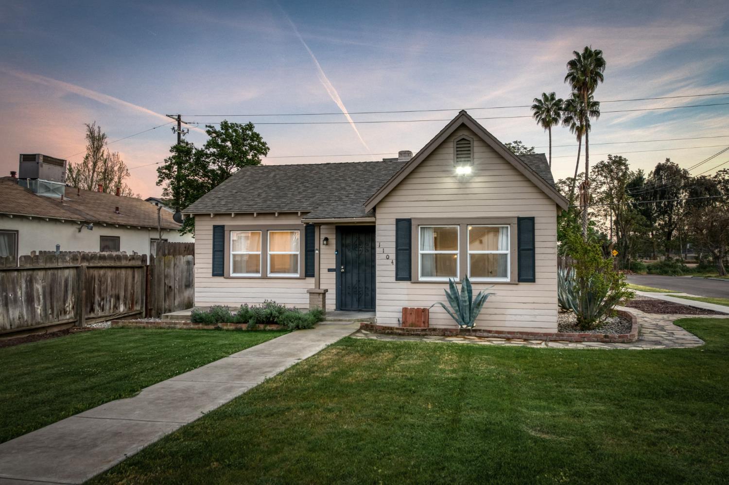 1104 E Fedora Ave, Fresno, CA 93704