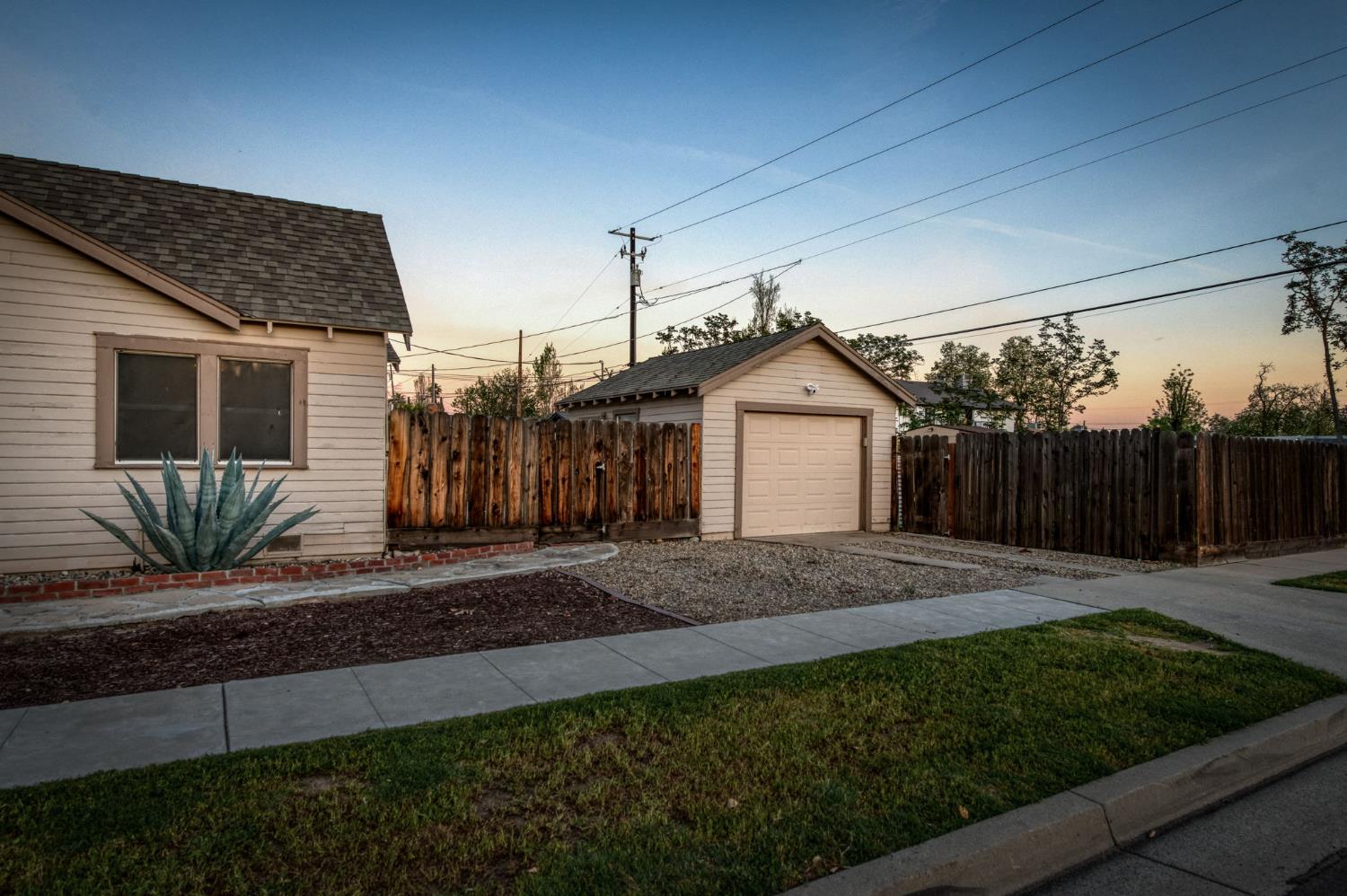 1104 E Fedora Ave, Fresno, CA 93704