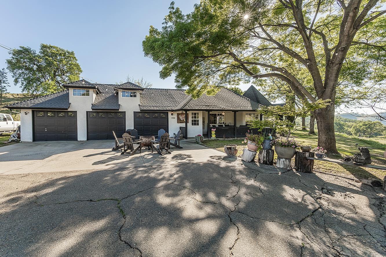27118 Redhawk Ln, Clovis, CA 93619
